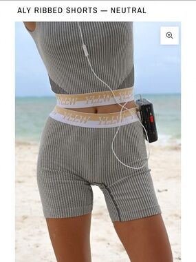 NWT - Yellow the Label - Aly Ribbed Shorts - Neutral - Size M